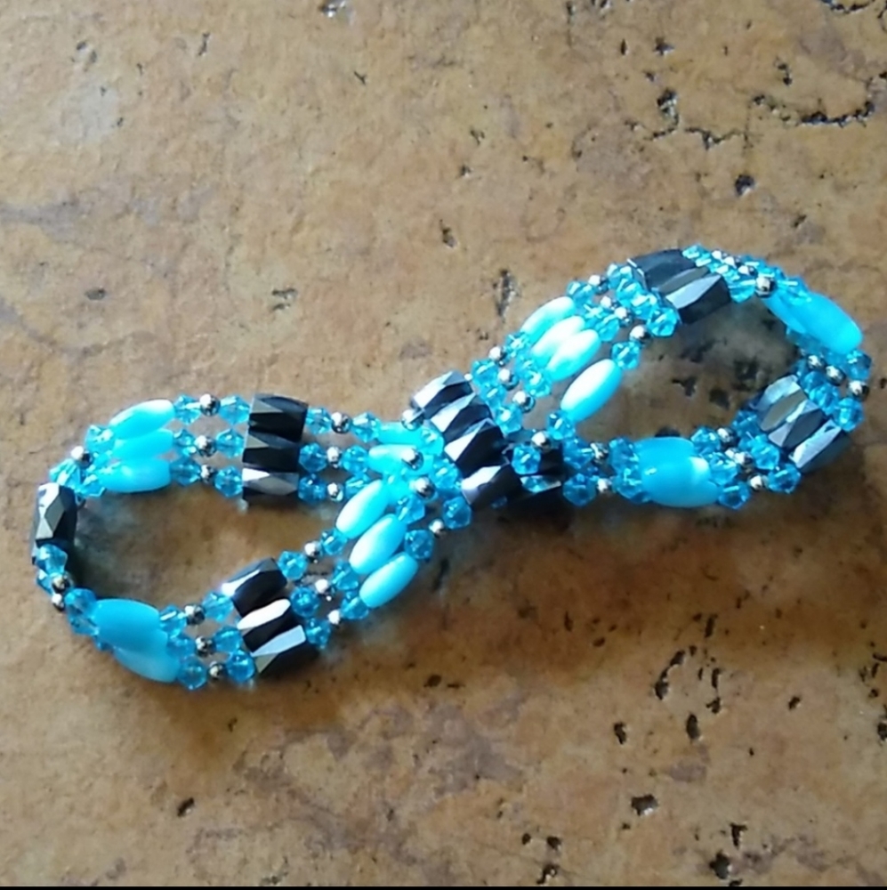 ♥️SOLD!♥️Magnetic Beaded Necklace/Bracelet - Picture 8 of 8